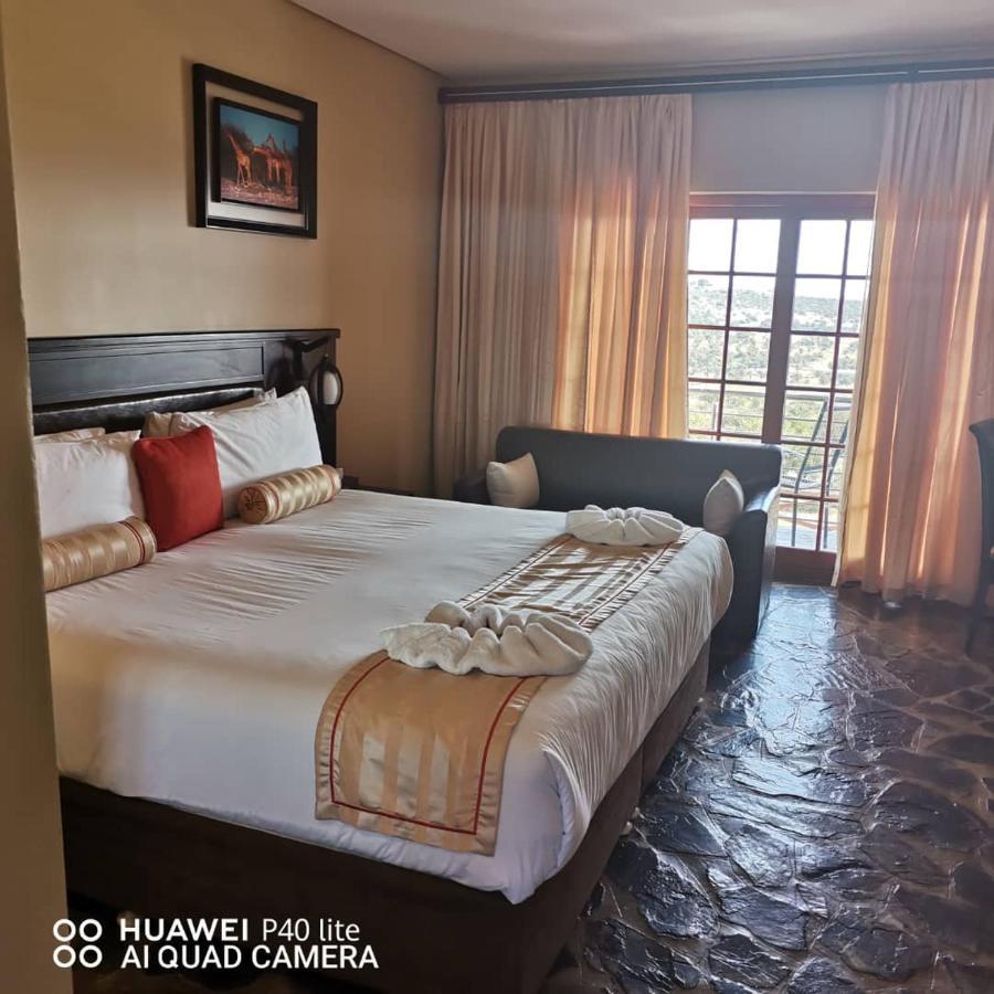 Big Valley Game Lodge Lobatse Ngoại thất bức ảnh