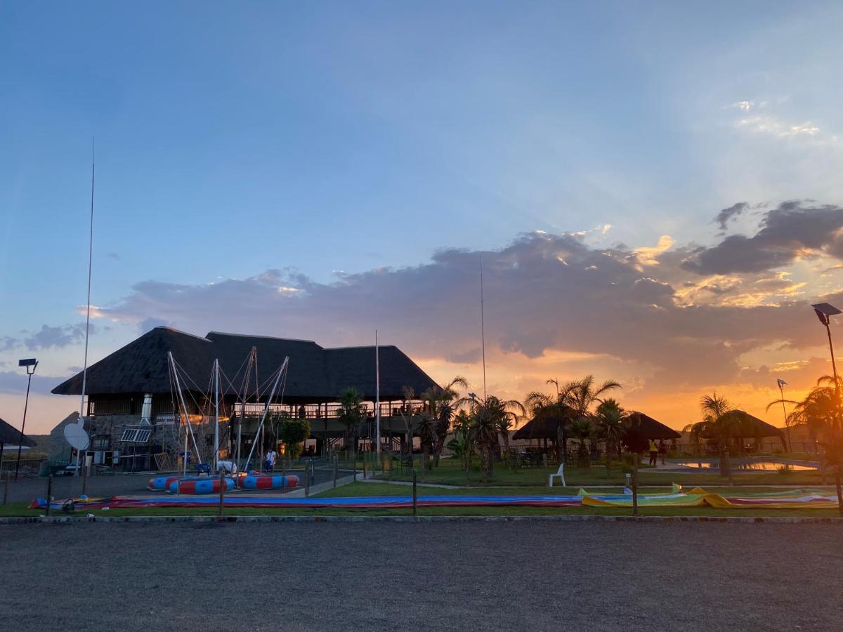 Big Valley Game Lodge Lobatse Ngoại thất bức ảnh
